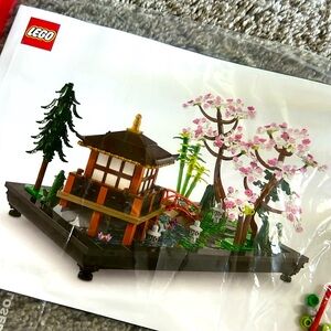 LEGO Tranquil Garden Set